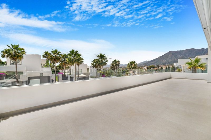 Foto b8569d1c-2b35-4fd1-93c6-9346852a1bb0. Chalet en Río Real Marbella