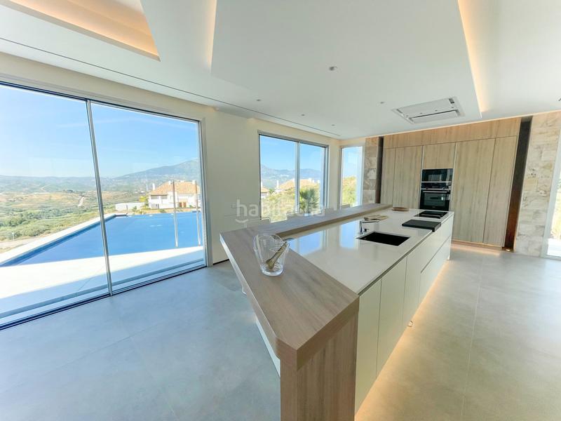 Foto e9677e7f-0766-46b1-a625-0e6230a6f4bc. Chalet en La Cala Golf - Lagar Martell Mijas
