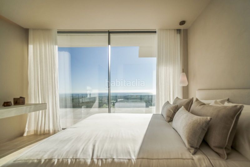 Foto 572c274d-5b97-4211-b30d-596cb48dc005. Xalet amb aparcament piscina a Sotogrande alto Sotogrande