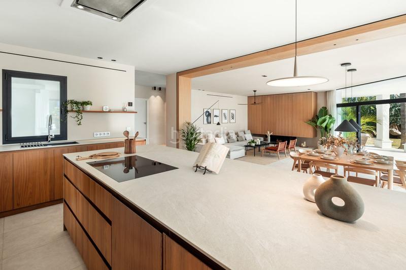 Foto 5f2d5682-7f3b-49f4-9bb8-9ec7707d9a97. Chalet mit parking pool in Los Naranjos Marbella