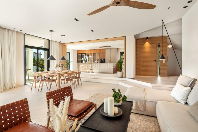Foto b1512875-b98b-4218-965f-3564ab4495d4. Chalet mit parking pool in Los Naranjos Marbella