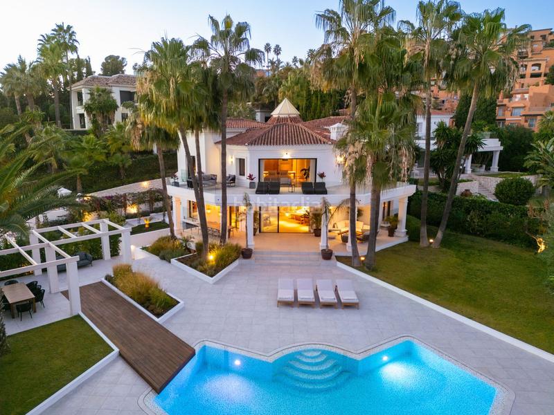 Foto c361336f-d80c-4c48-9e93-562f46320b9e. Chalet en Los Naranjos Marbella