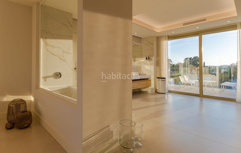 Foto 927e898e-37d7-42a7-a25a-c6793d7b6981. Ático en Las Lomas de Río Verde Marbella