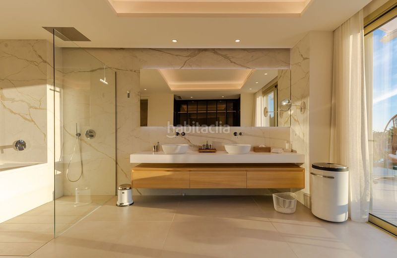 Foto f9ae4bd6-4982-42f2-8104-255395230cb6. Ático en Las Lomas de Río Verde Marbella