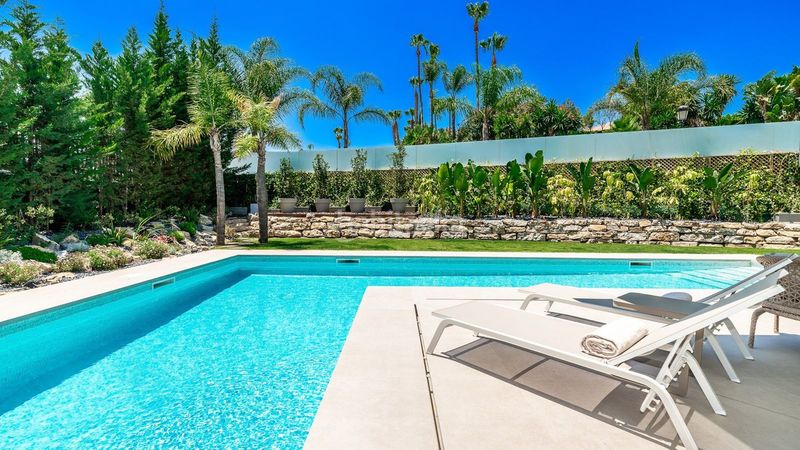 Foto e5a73230-512b-491c-b2ec-5c35fbb6cb52. Chalet en Puerto Banús Marbella