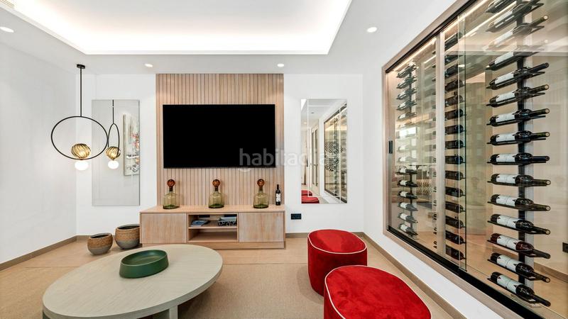 Foto 4fabf152-f398-4136-b6ff-57a4068541c4. Xalet amb aparcament piscina a Puerto Banús Marbella