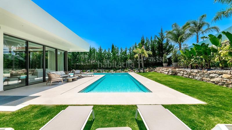 Foto 63f671e2-f4b6-4bf0-8487-df4bc264cf36. Xalet amb aparcament piscina a Puerto Banús Marbella