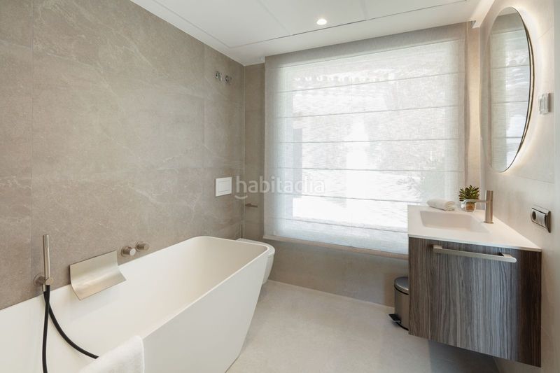 Foto 3b271beb-7608-4b58-8284-796870841c6a. Dúplex amb aparcament piscina a Los Naranjos Marbella