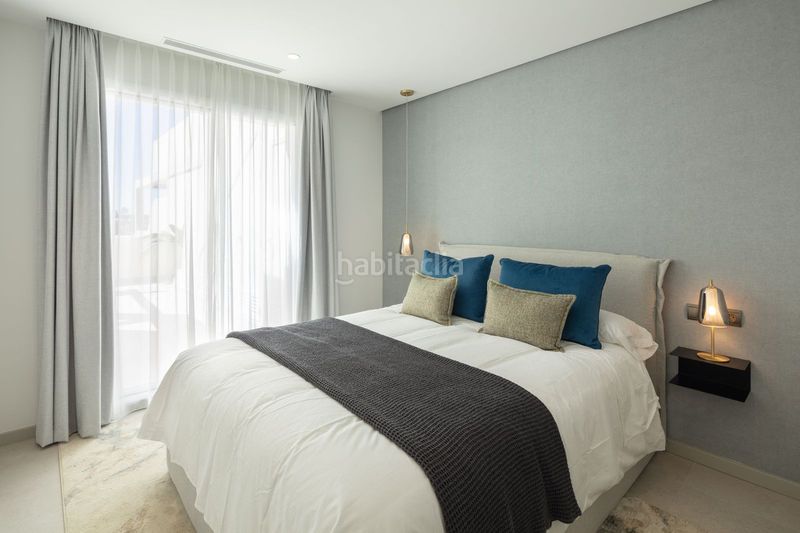 Foto 50d79dd2-f76b-487b-8599-883d1aca9fc1. Dúplex amb aparcament piscina a Los Naranjos Marbella