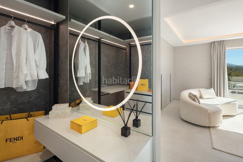 Foto 7264ff6c-ece7-4fb4-9e6e-67d0a119e595. Dúplex amb aparcament piscina a Los Naranjos Marbella