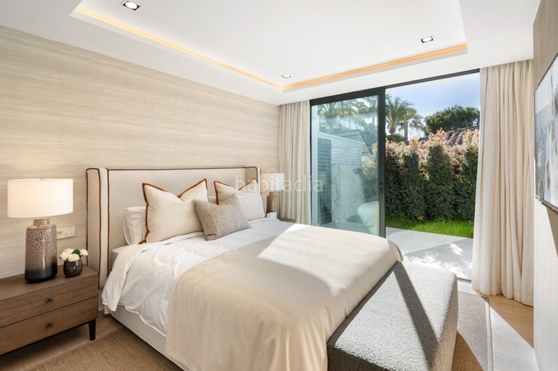 Foto 6b18207b-da01-4979-8bab-3e0f94b6c0cd. Xalet amb aparcament piscina a Las Brisas Marbella