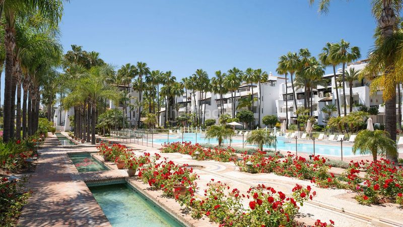 Foto d9f5d3d3-b46a-40f0-afa9-9b42dac2ddab. Planta baja en Puente Romano Marbella