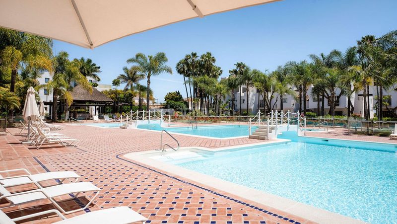 Foto f96a3574-b298-4994-a173-cd1042db4eeb. Planta baja en Puente Romano Marbella