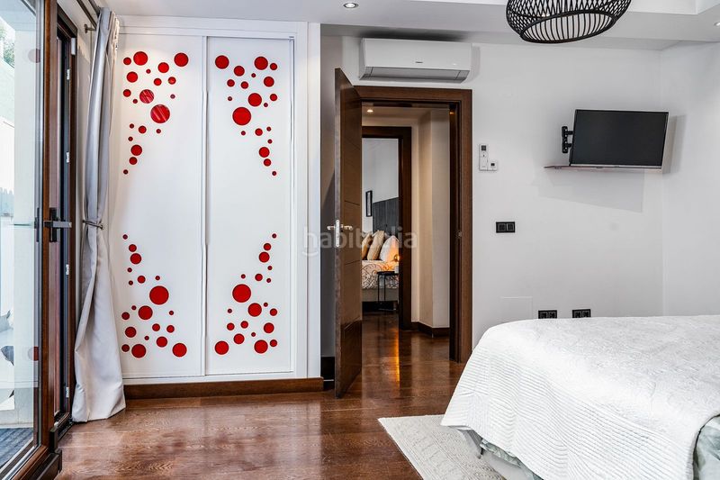 Foto 07429f25-95d4-4c26-9963-2ccdb1f52e40. Xalet amb aparcament piscina a Las Brisas Marbella