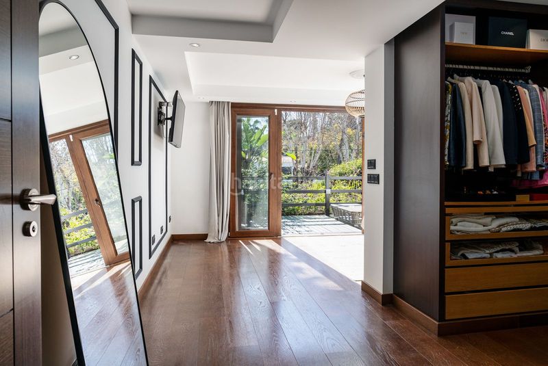 Foto e6b5d51f-bc59-40dc-b0c2-afa85807a67e. Xalet amb aparcament piscina a Las Brisas Marbella