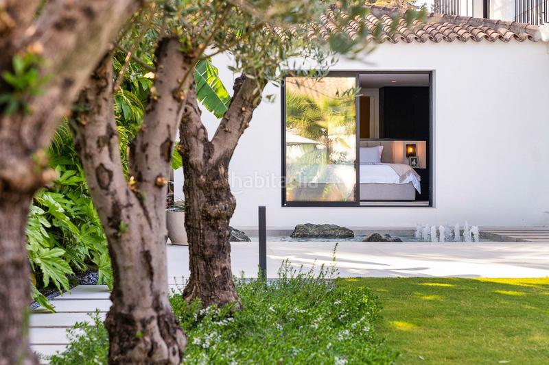 Foto 75dff819-d9ba-4e1a-b9de-a5f17e64c2be. Chalet mit parking in Nueva Andalucía centro Marbella