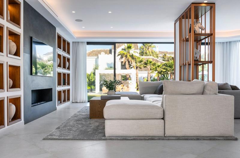 Foto b216007c-ae92-4d63-a577-173942a2f1bb. Chalet mit parking in Nueva Andalucía centro Marbella