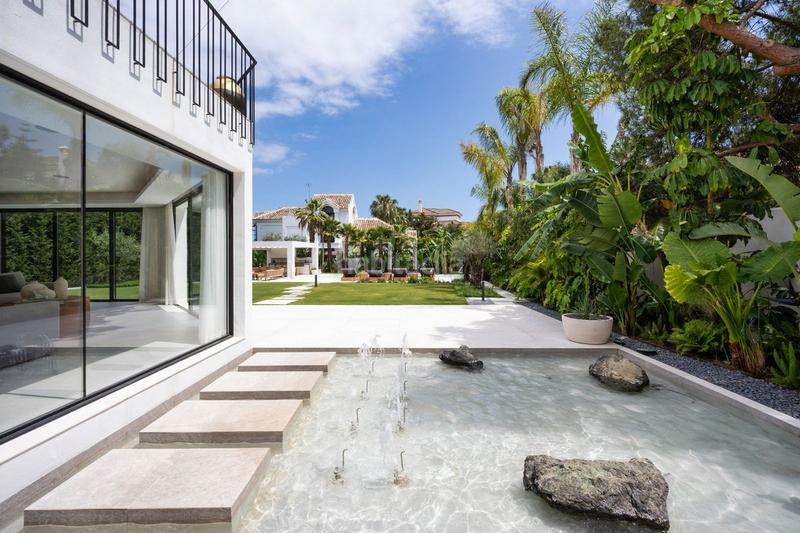 Foto e15cc1ea-e1d9-4994-a17f-69050a34e035. Chalet mit parking in Nueva Andalucía centro Marbella