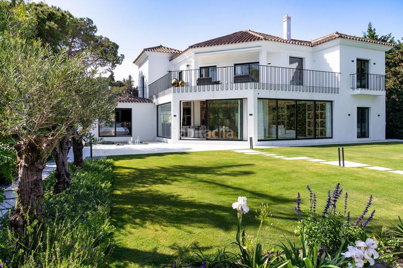 Foto 32c837eb-6cfd-4364-a9a4-9fd7fb870302. Chalet with parking in Nueva Andalucía centro Marbella