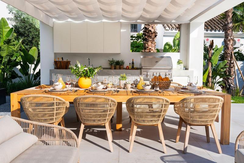 Foto 895172df-10fb-4ec1-8639-ed52b728df91. Chalet with parking in Nueva Andalucía centro Marbella