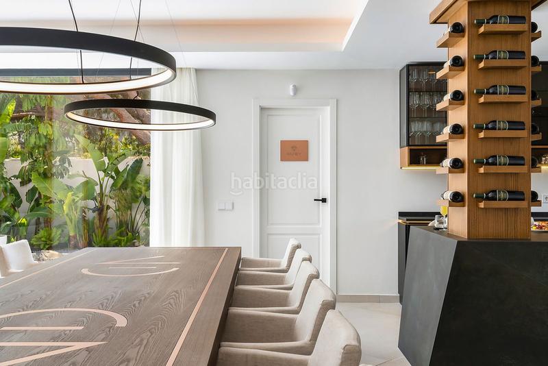 Foto e8dc0752-fdf2-4ddb-bc94-0b2446873d69. Chalet with parking in Nueva Andalucía centro Marbella