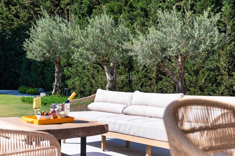 Foto 4182b44e-88fb-4a9d-9a4a-36d2f9d9aaec. Chalet avec parking dans Nueva Andalucía centro Marbella