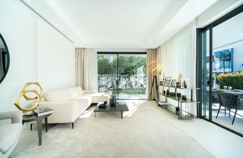 Foto 282e4192-ce67-48e3-802d-db16cc4c5f48. Chalet en Las Lomas de Río Verde Marbella