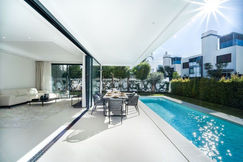 Foto d45746f2-ce24-4c1e-98e3-893854618dd8. Chalet en Las Lomas de Río Verde Marbella