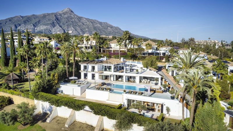 Foto b651c2d1-4dde-4f84-907e-311df63e9475. Xalet amb aparcament piscina a Los Naranjos Marbella