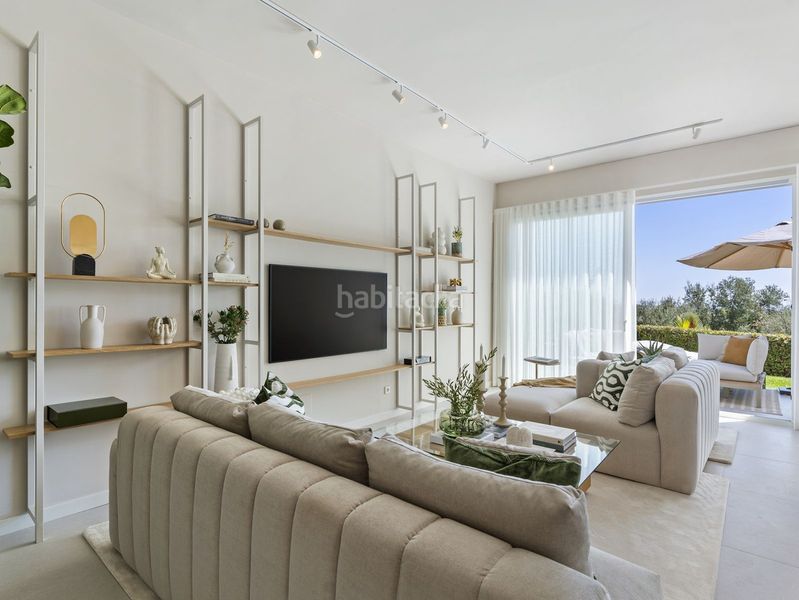 Foto 9e940f77-964a-45d6-aa2a-6aed3be1ca61. Casa adossada amb aparcament piscina a La Quinta Benahavís