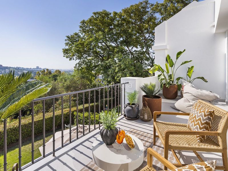 Foto e712275c-673a-49da-80fd-9e9e78438c33. Casa adossada amb aparcament piscina a La Quinta Benahavís