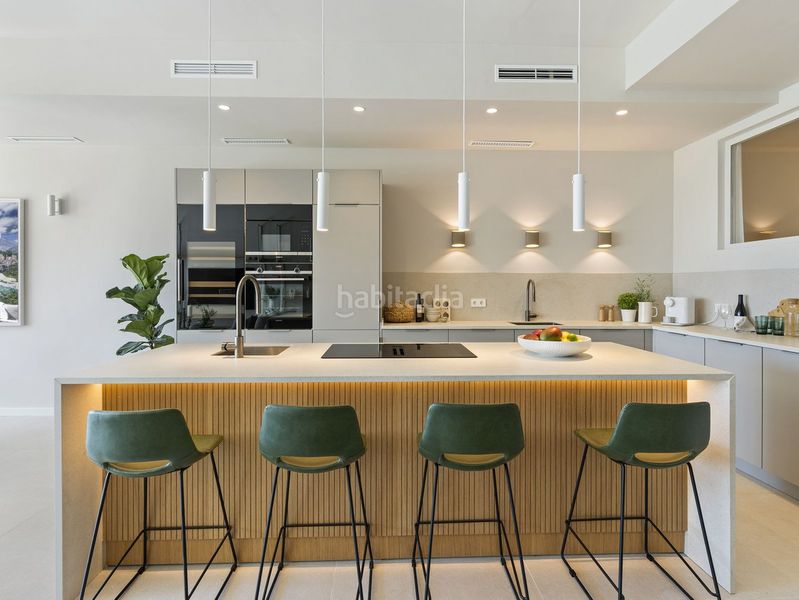 Foto f857ad70-d210-456b-9c42-47934ebe9913. Casa adossada amb aparcament piscina a La Quinta Benahavís