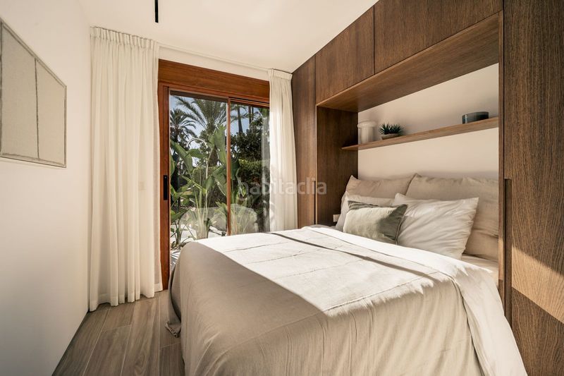 Foto 76e8f07c-4a92-4d35-ac4c-d6f09ad949d7. Casa adossada amb aparcament piscina a Los Naranjos Marbella