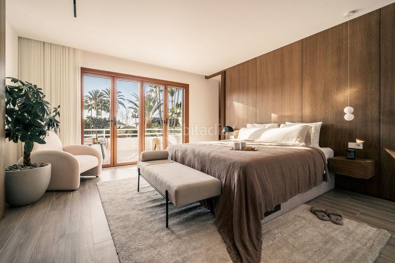 Foto 2578dfad-c6d5-48f2-9d3f-860293d85dde. Maison jumelée avec parking piscine dans Los Naranjos Marbella