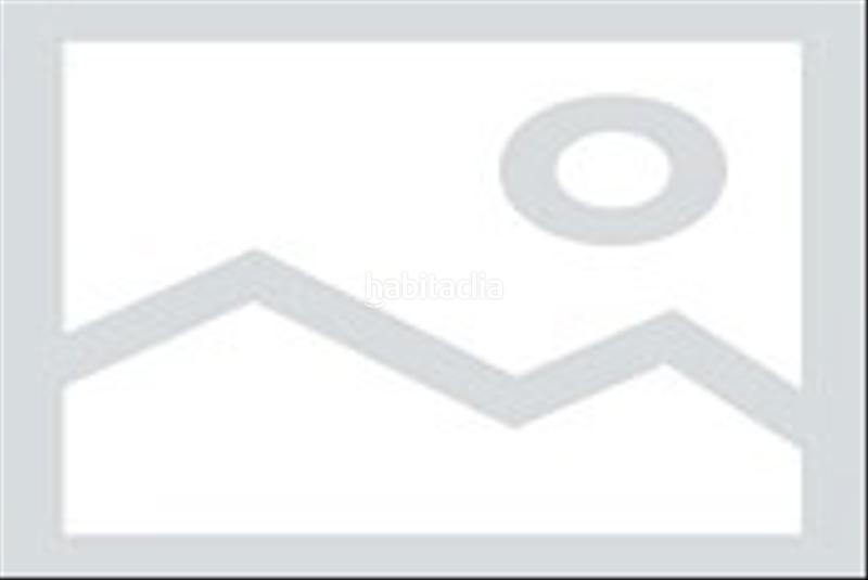 Foto 784ee2d6-9d52-4d0a-b7f1-2f6b4c26f3ea. Maison jumelée avec parking piscine dans Los Naranjos Marbella