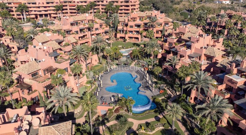 Foto 5121aab0-9b4e-47c9-b939-e71e850dc0e9. Planta baja en Guadalmansa Estepona