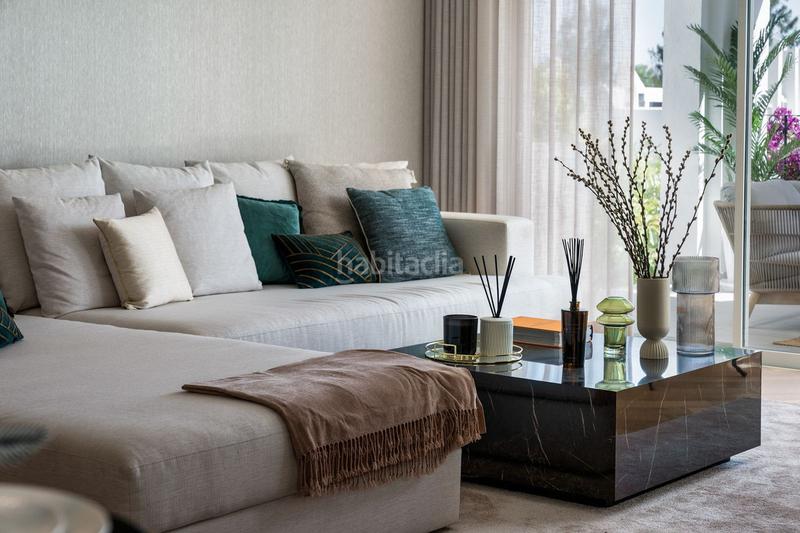 Foto 9c14eb5f-f25c-4ce1-b68d-5ea18a823442. Reihenhaus mit parking pool in La Carolina - Guadalpín Marbella