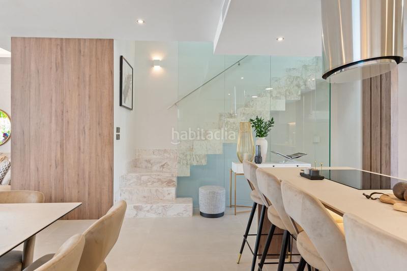 Foto 321d3dbb-4d86-4f59-a60f-0a4cc5d0ffff. Casa a schiera con parcheggio piscina in Puerto Banús Marbella