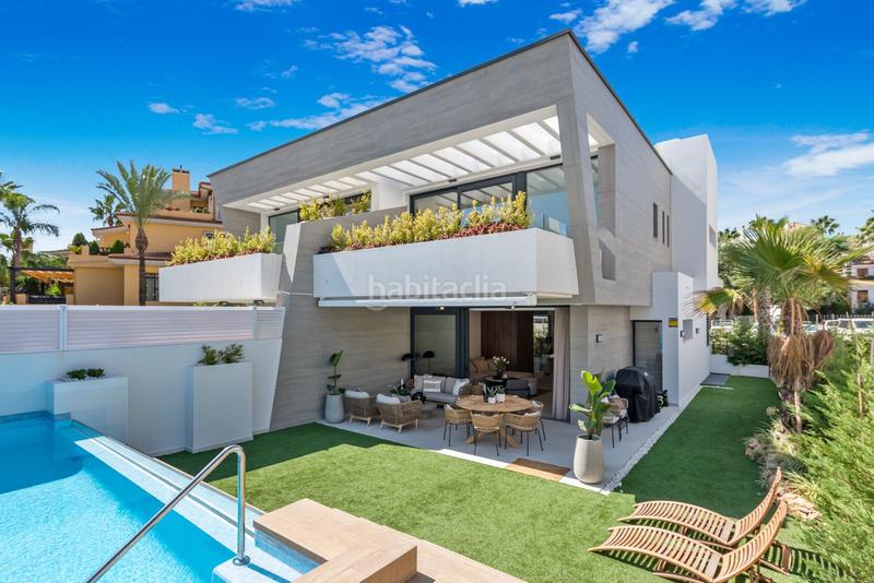 Foto 7503cceb-ca2f-40bb-a3c3-08469d0a883a. Casa a schiera con parcheggio piscina in Puerto Banús Marbella