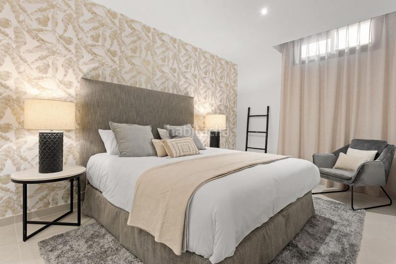 Foto b265ac65-26ec-4aa8-8cef-c26794d75d22. Casa a schiera con parcheggio piscina in Puerto Banús Marbella