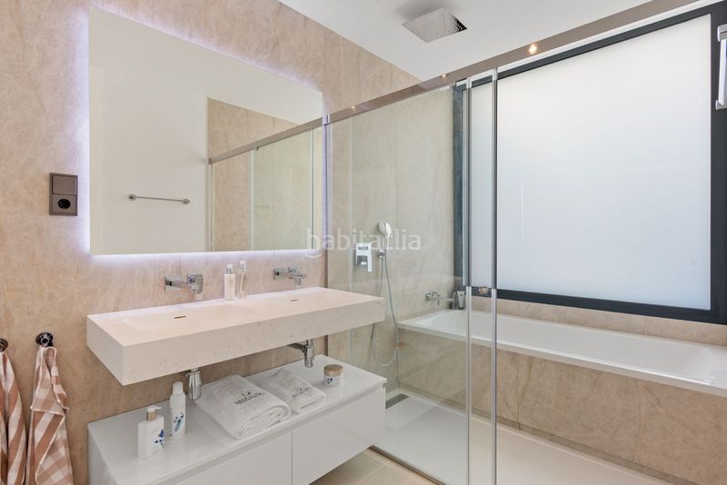 Foto a1533840-8926-4c1e-b8f6-4fe74665b052. Casa adosada en Puerto Banús Marbella