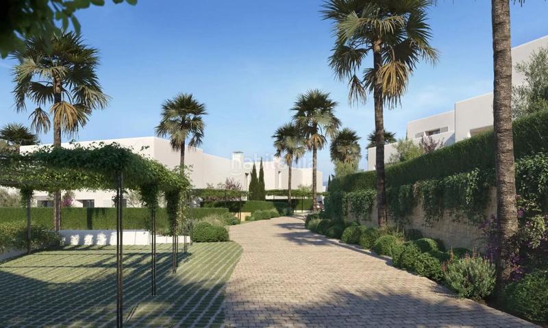 Foto fbff88dd-8b0f-49eb-89fa-ac1d3b8d8d0c. Maison jumelée avec parking piscine dans Sotogrande alto Sotogrande