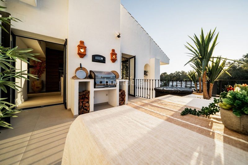 Foto fd68af37-5836-46ff-968e-b96d8a31c45e. Dúplex amb piscina a La Quinta Benahavís