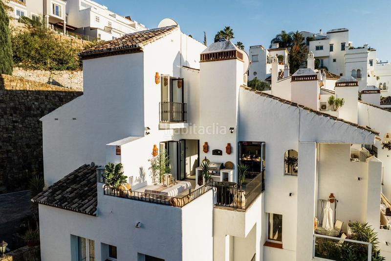 Foto 6984b361-5773-4dd2-a883-19ff0bc2708f. Zweistöckige wohnung mit pool in La Quinta Benahavís