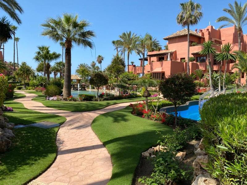 Foto 5b19e906-630c-43a1-89cd-536d1394cf26. Zweistöckige wohnung mit parking pool in Guadalmansa Estepona