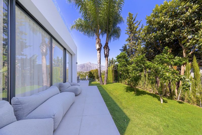 Foto b77cd024-3efc-4b24-88b1-bb5663910409. Chalet en Las Brisas Marbella