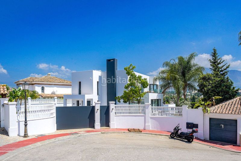 Foto e5b59648-9fd1-4698-8f87-3240cc1ee058. Xalet amb aparcament piscina a Las Brisas Marbella