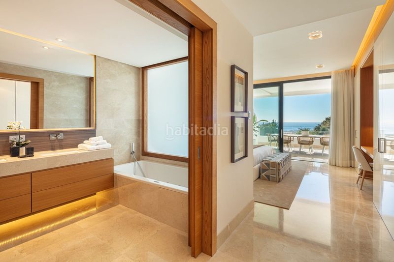 Foto ee16f9a5-b765-4ee9-881a-275d5dee1ac7. Dúplex amb aparcament piscina a Sierra Blanca Marbella