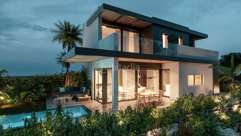 Foto 989c4536-476e-430e-b10e-fdc6f4f31efa. Xalet amb aparcament piscina a Zona Calvario Estepona