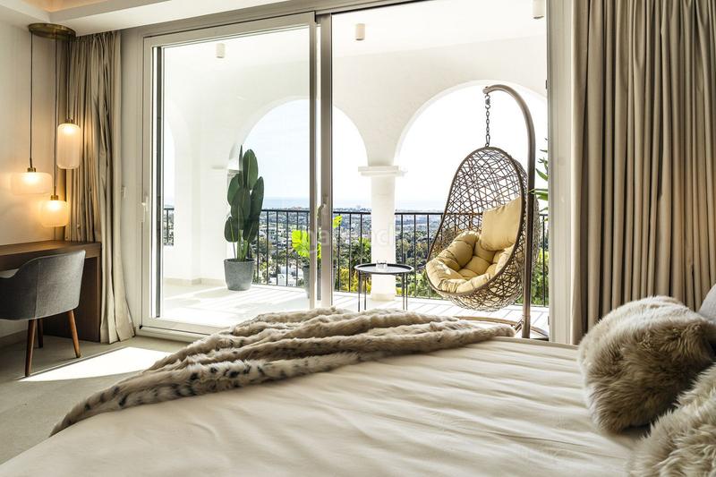 Foto 015fec8b-e575-4fc6-8a4a-edf452689217. Dúplex en Benahavís pueblo Benahavís